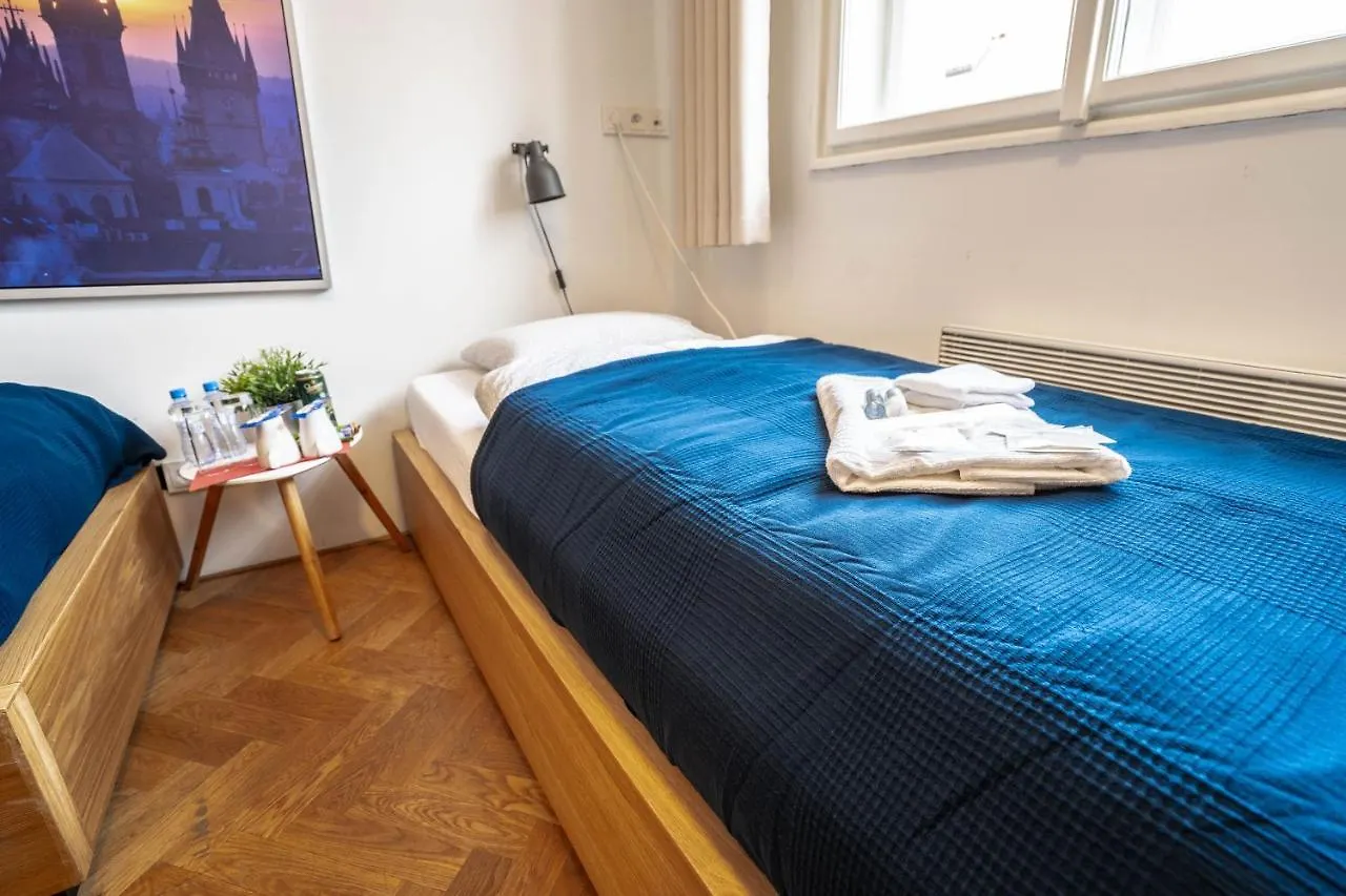 Old Town Square Suites Praga Apartahotel