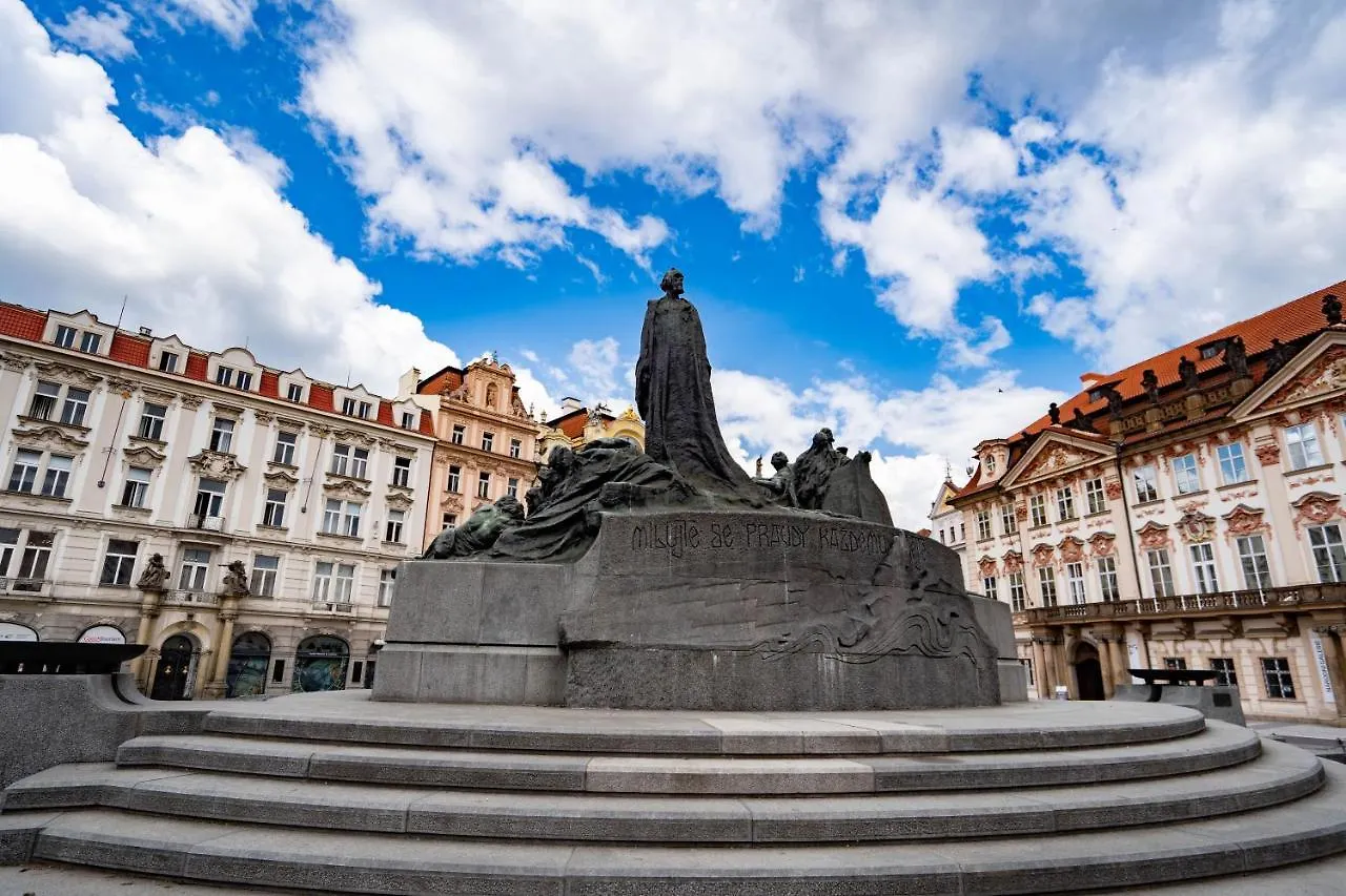 ** Apartahotel Old Town Square Suites Praga República Checa